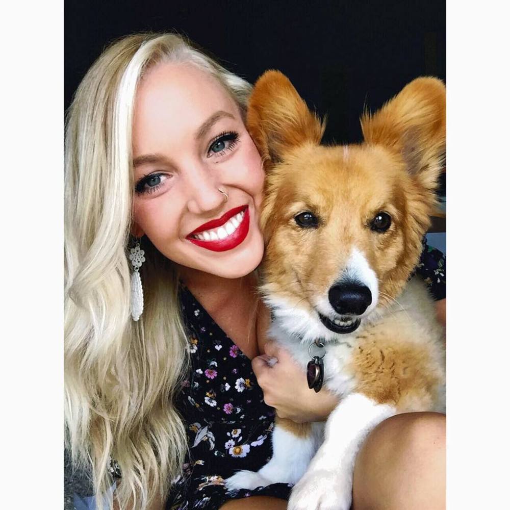 Meet your Posher, Mya